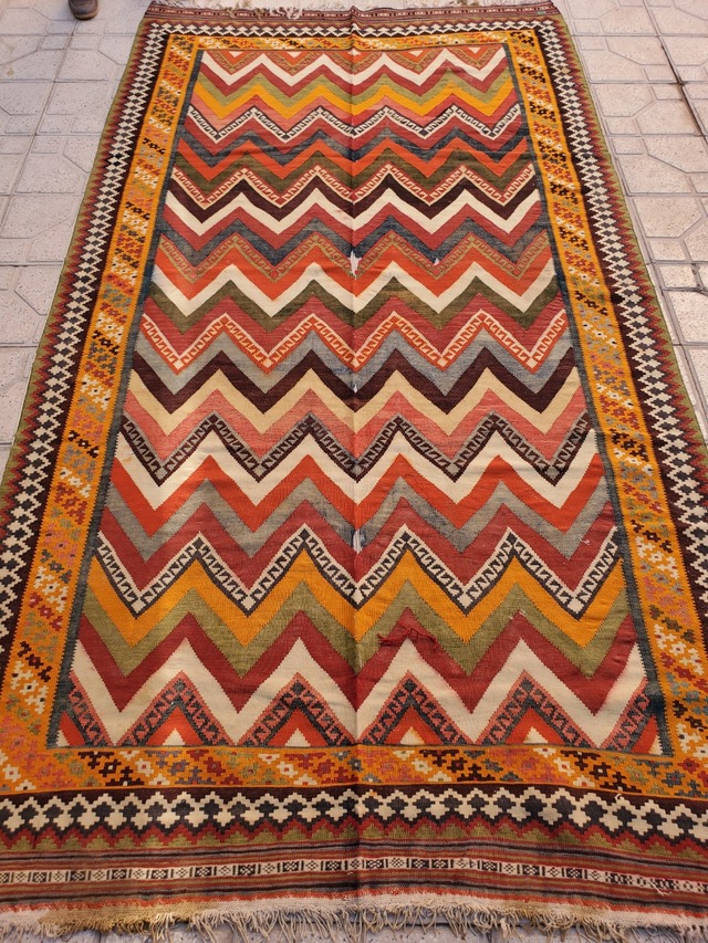 絨毯クエスト44【No.72】Kilim (65年) ※現在、こちらの商品はイランに置いてあります。ご希望の方は先ずは在庫のご確認をお願いします。