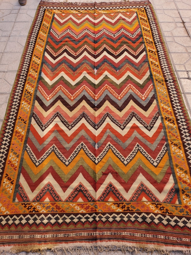 絨毯クエスト44【No.72】Kilim (65年) ※現在、こちらの商品はイランに置いてあります。ご希望の方は先ずは在庫のご確認をお願いします。