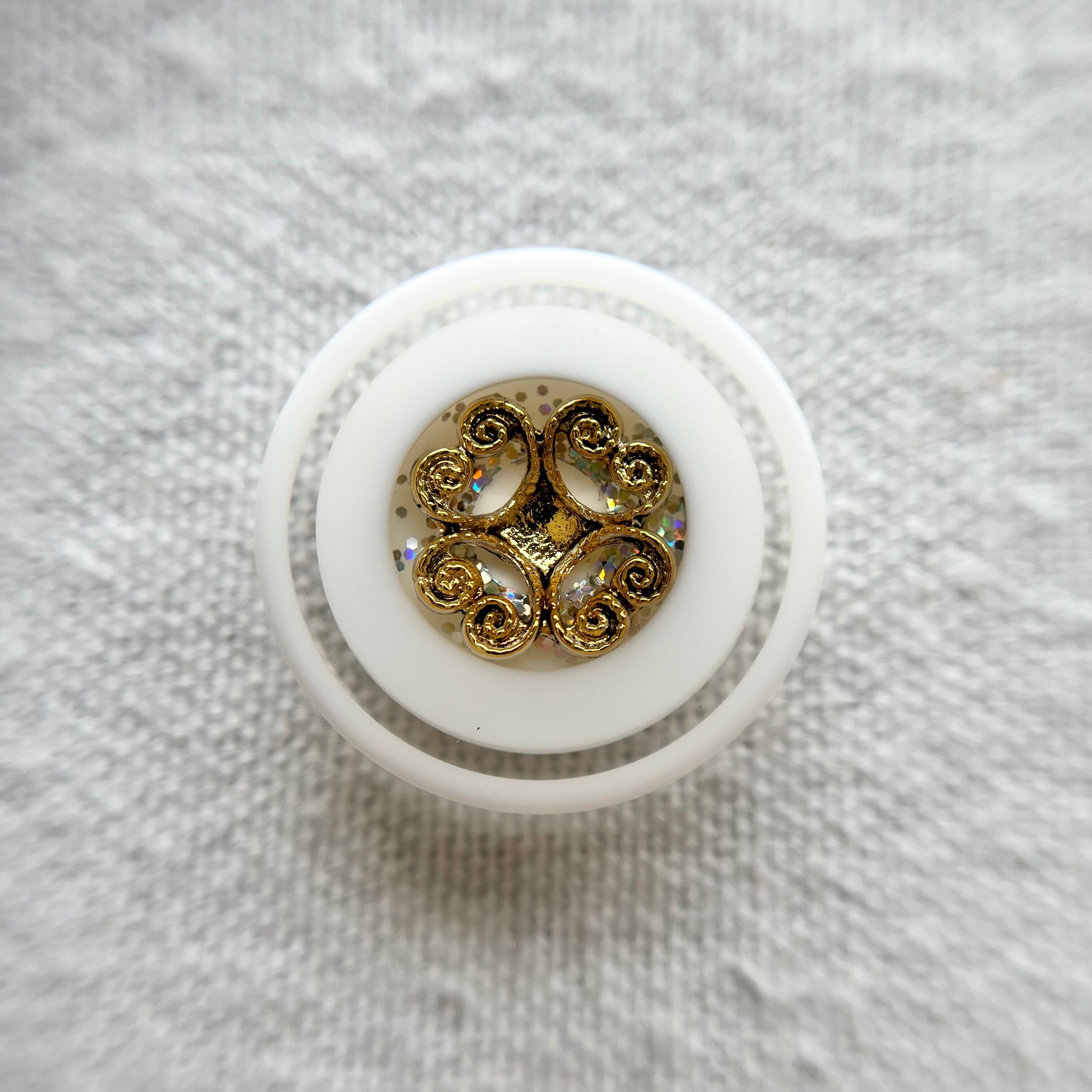 ホワイト ゴールドフラワー 23mm