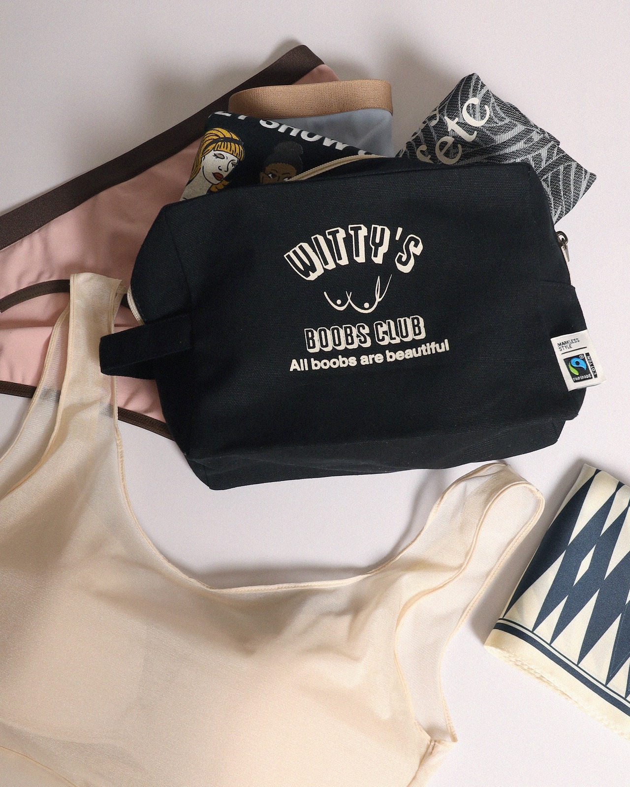 WV / Boobs Club Pouch  White T-Shirt Set