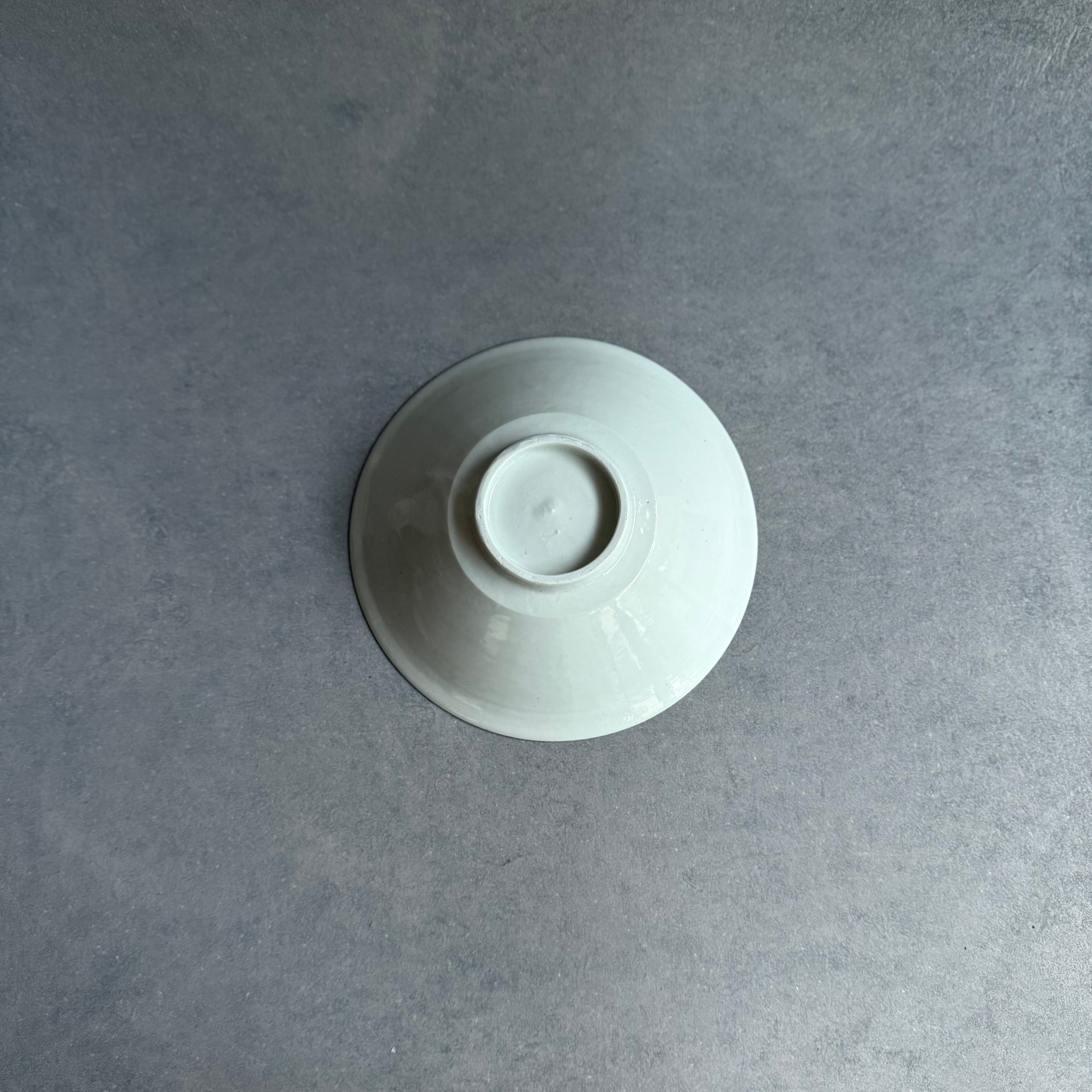 青磁唐子文平鉢 bowls_6-