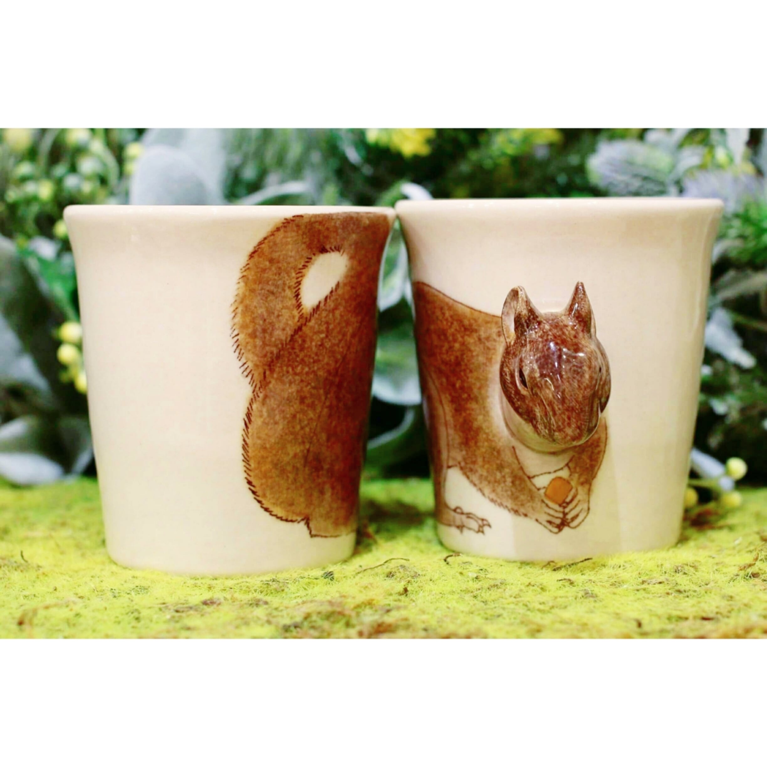 リスのはみ出し顔のマグカップ（リス）【電子レンジ/食洗機対応