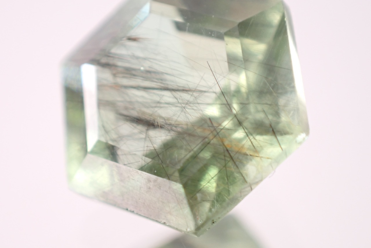 ルドウィジャイトインペリドット　1.85ct　[D2-509]