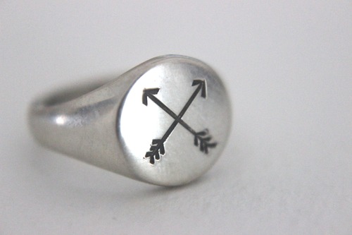 Round Arrow Signet Ring