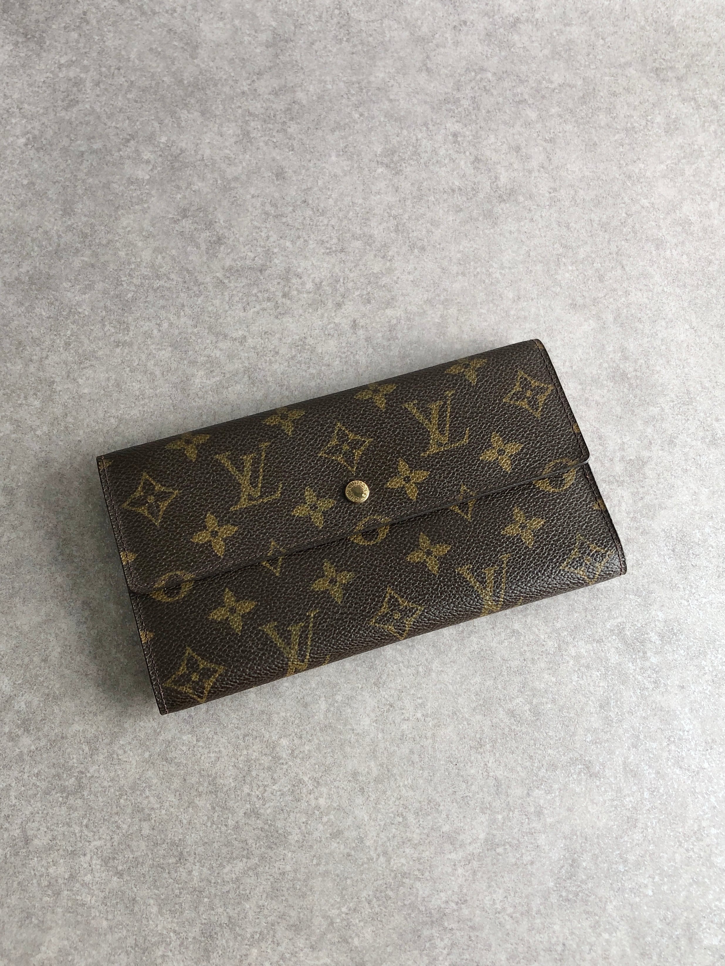 LOUIS VUITTON ルイヴィトン ポルトトレゾール インターナショナル