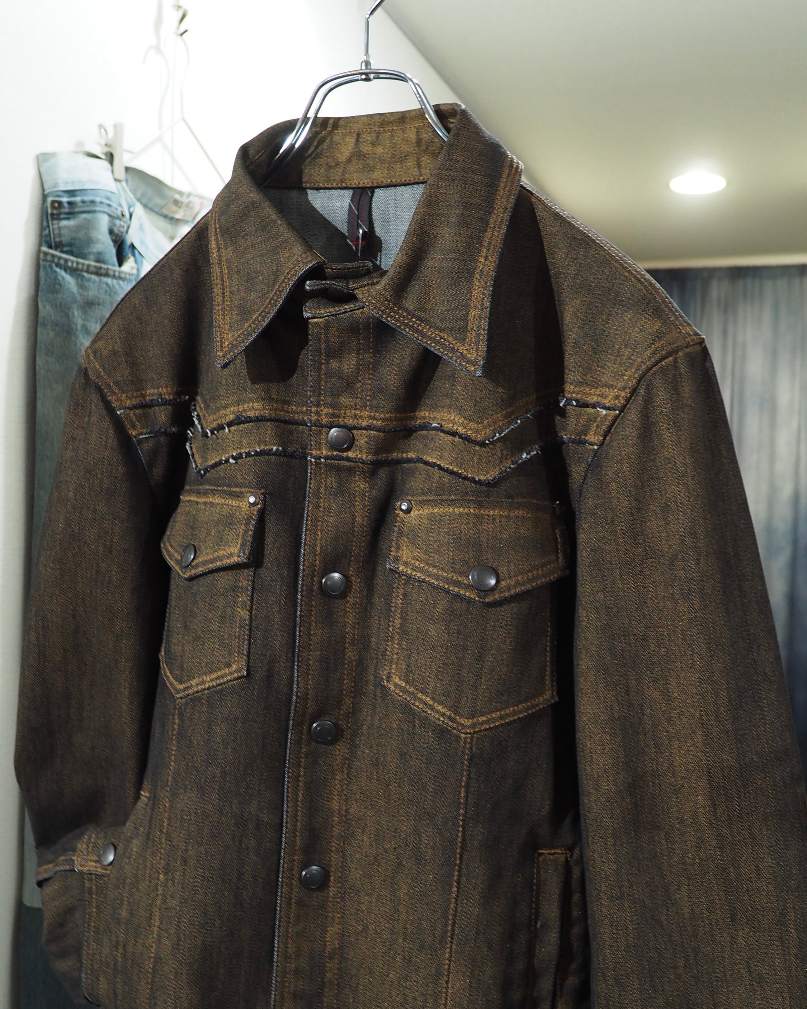 " ELLE HOMME " Beautiful Coating Processing × Western Details Denim Trucker Jacket