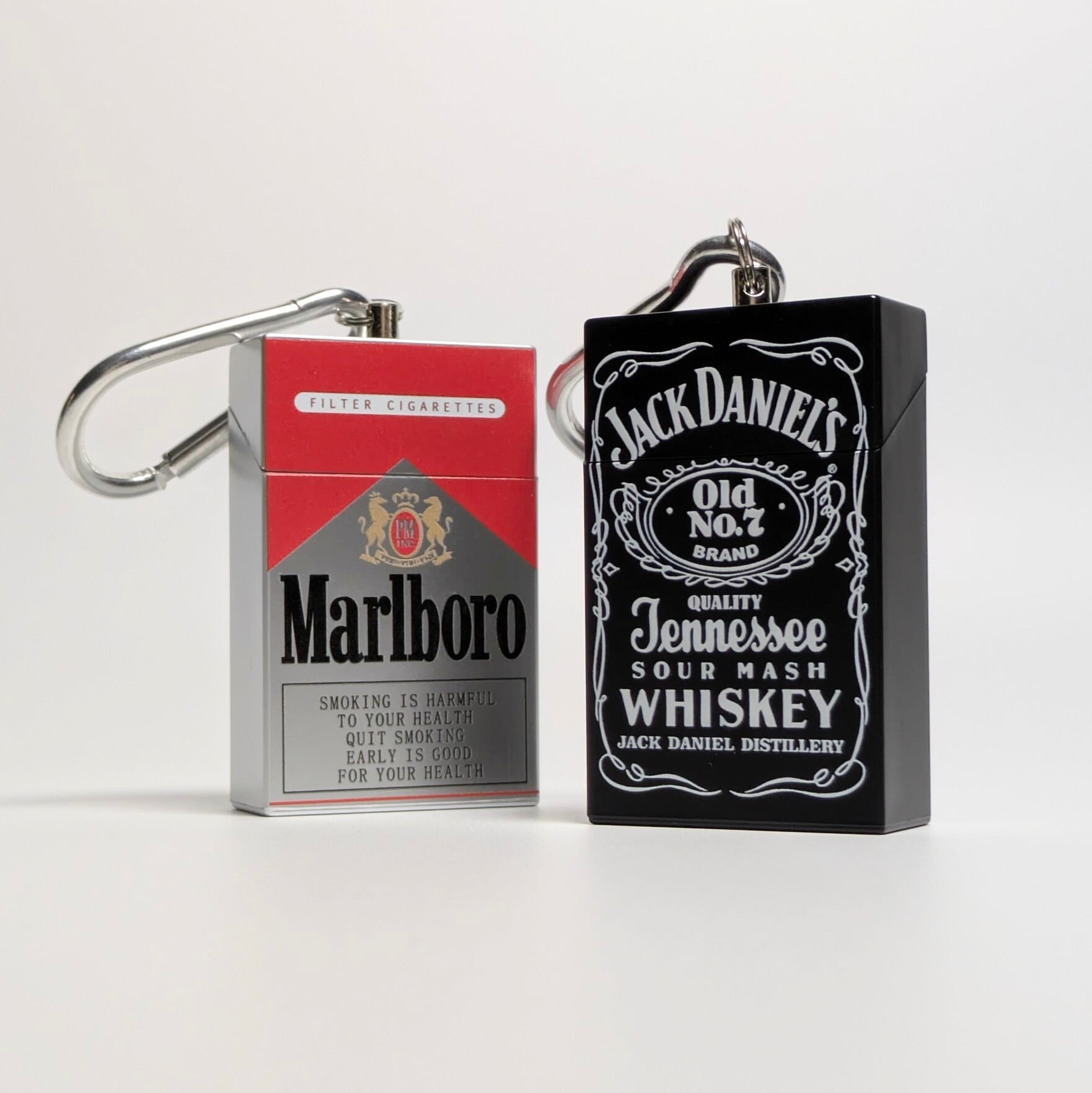 再入荷！【 Marlboro ( マールボロ )  / Jack Daniel's ( ジャックダニエル )】 Portable Ashtray / 携帯灰皿 / カラビナポータブルアシュトレイ　〚アメリカン雑貨 アメトイ〛