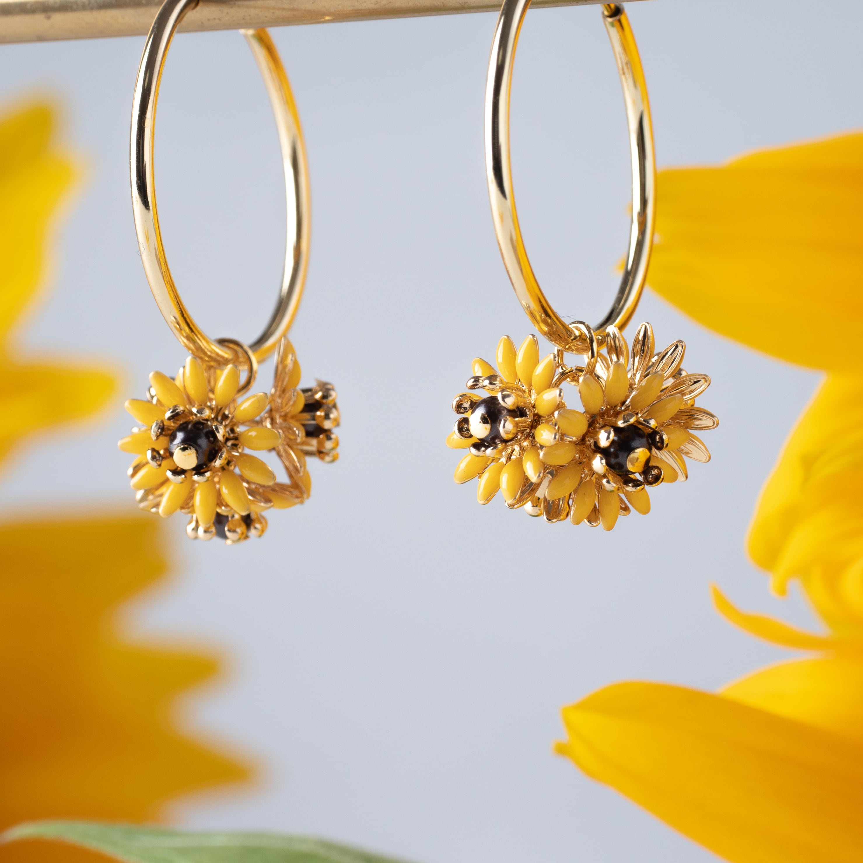 オレンジ、キウイピアス♡ 向日葵♡ ひまわりの花のブーケ フープイヤリング(ピアス) | lemonsoda091