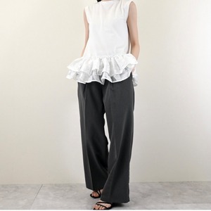 裾フリルノースリーブ