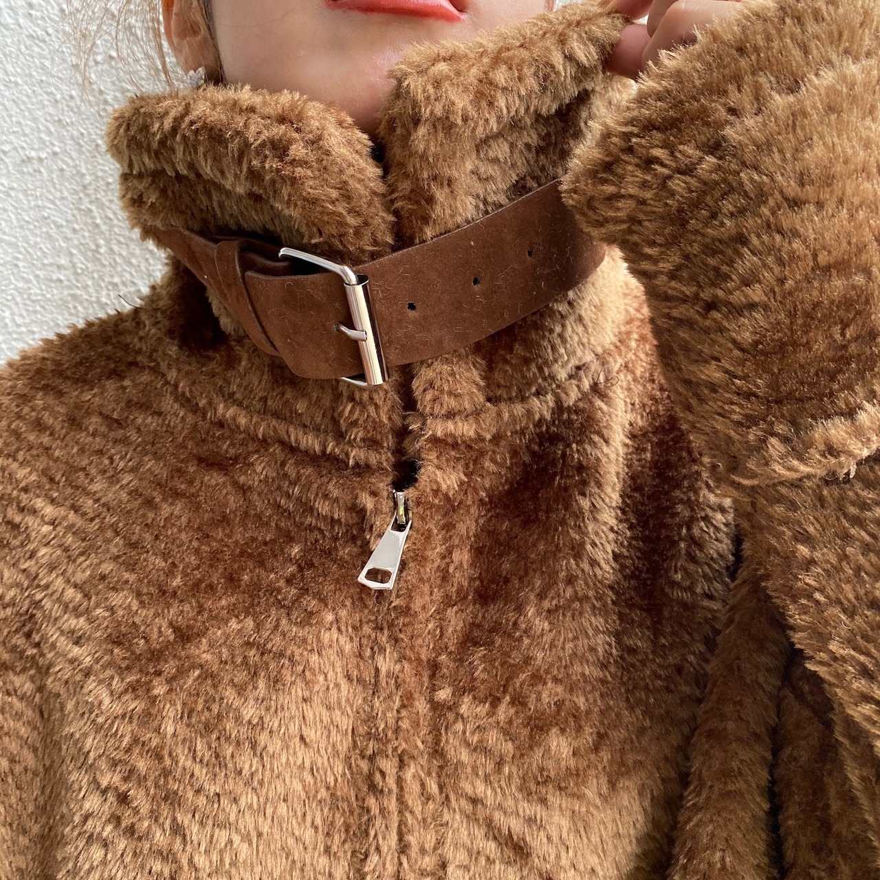 ベルトデザインパイピングムートンファーJK／dark brown