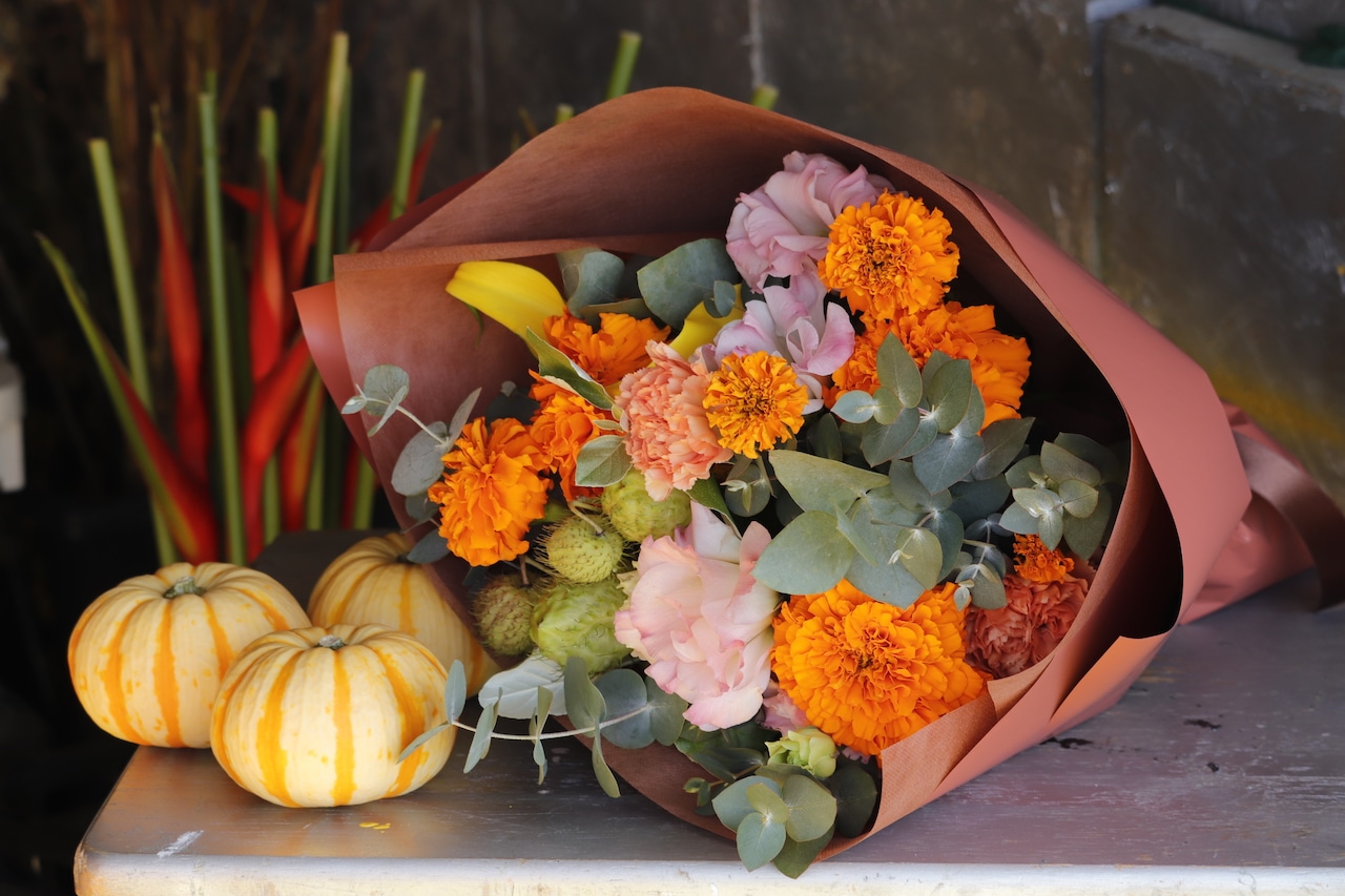 (ブーケタイプ花束)S サイズ オレンジ系・画像3