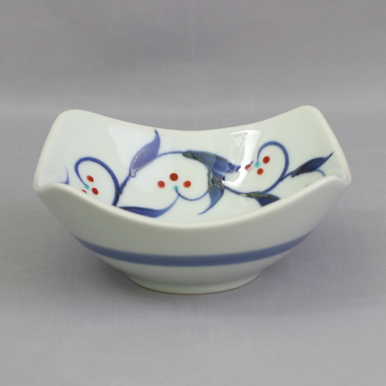 砥部焼 千山窯 スクエア鉢 上絵三ッ紋