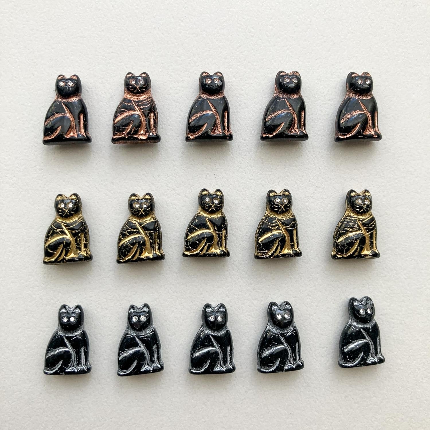 再入荷〉ビジューアイお座り猫チェコビーズ | Dua-アクセサリーパーツ