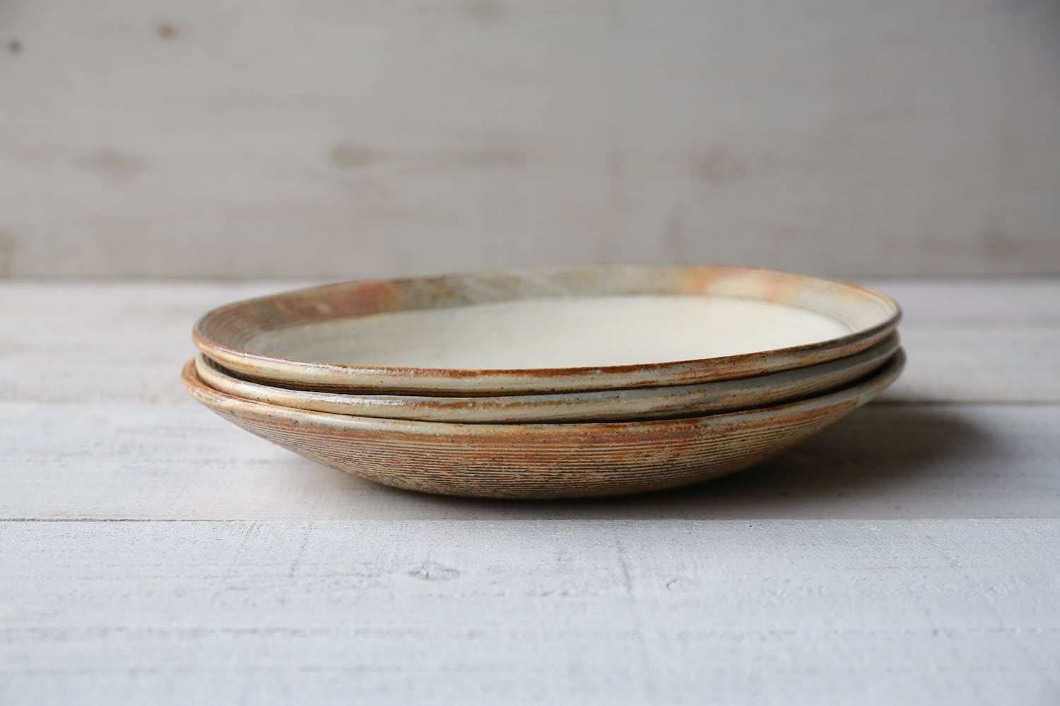 渕荒横彫 楕円深皿 大 | 古谷製陶所
