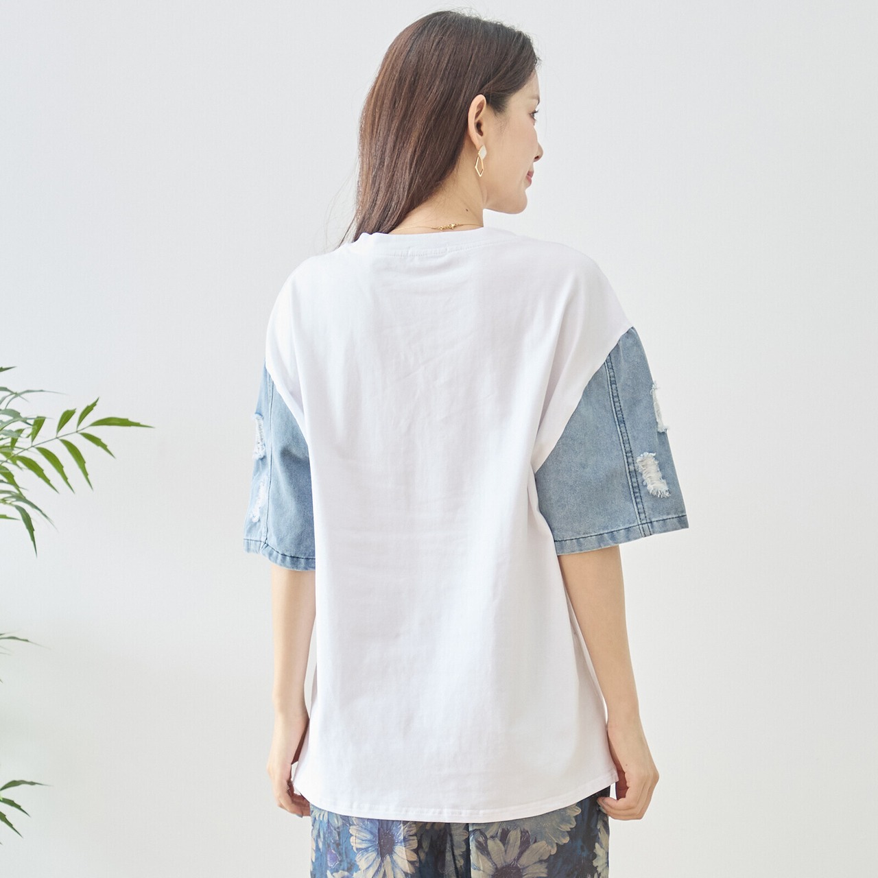 TRUBE スパンコールデコプリントデニム袖Tシャツ【M~L】ホワイト