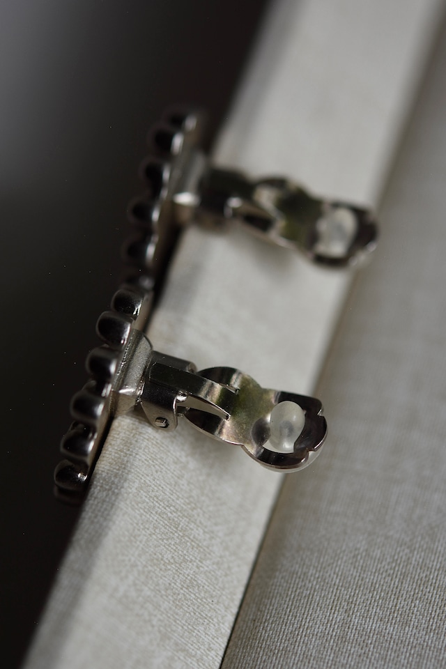 IORI/"CHANEL" earring/icon series dot