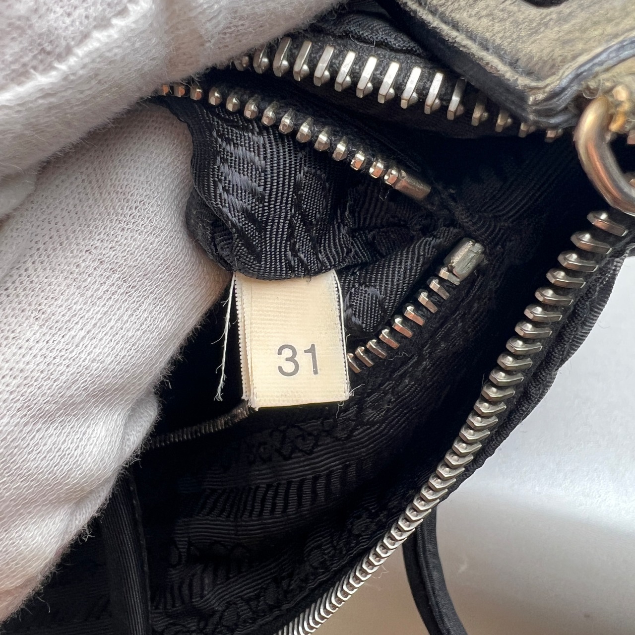 PRADA プラダ  三角ロゴ ナイロン トートバッグ ブラック A-10096