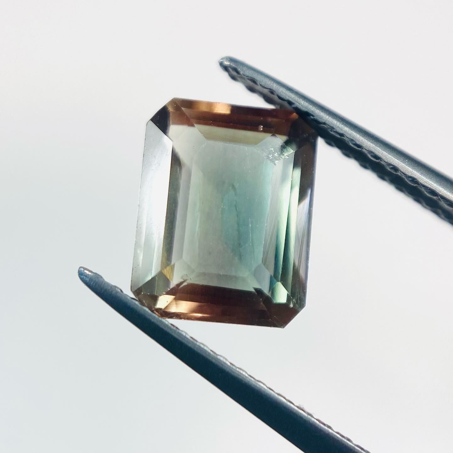 アースカラーなグリーン オレゴンサンストーン