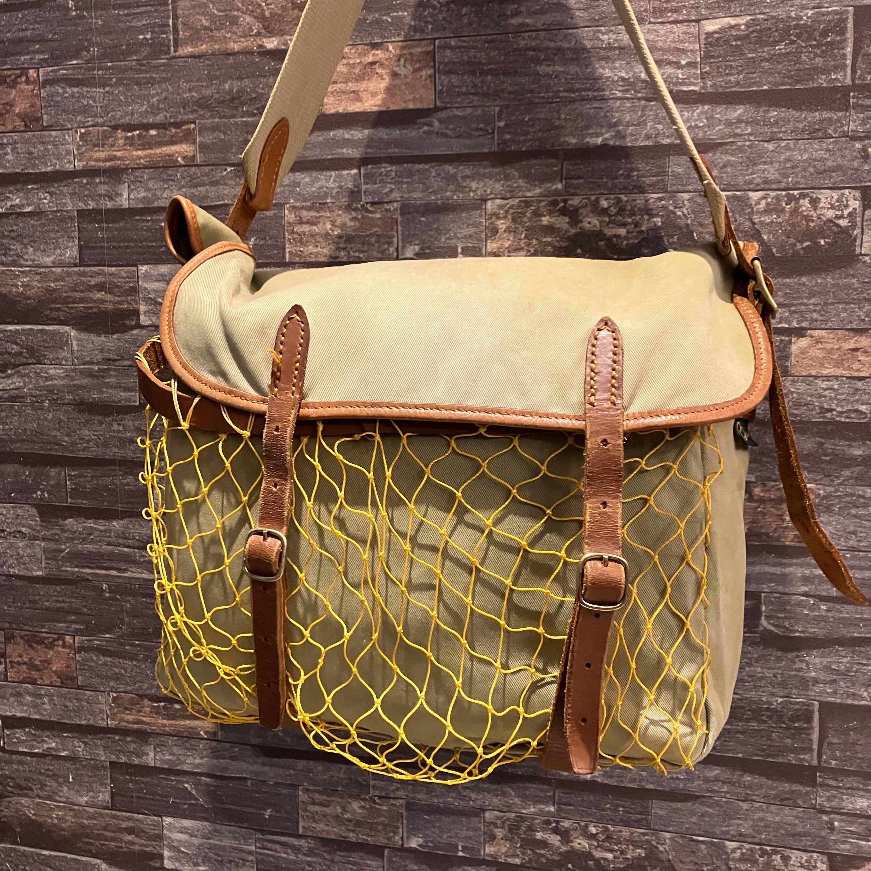 BRADY DART FISHING ショルダーバッグ キャメル キャンバス DART FISHING BAG WITH INNER LINER