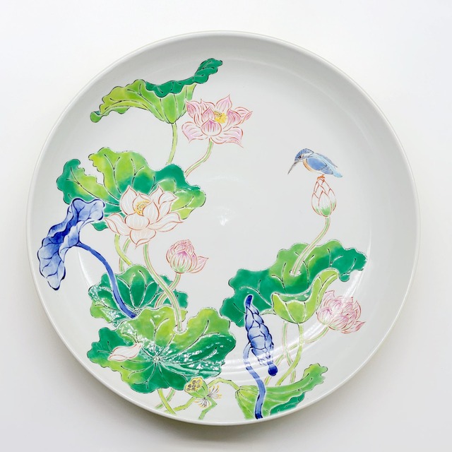 色絵染付蓮に翡翠飾り大皿/Colored lotuses and kingfisher porcelain big plate