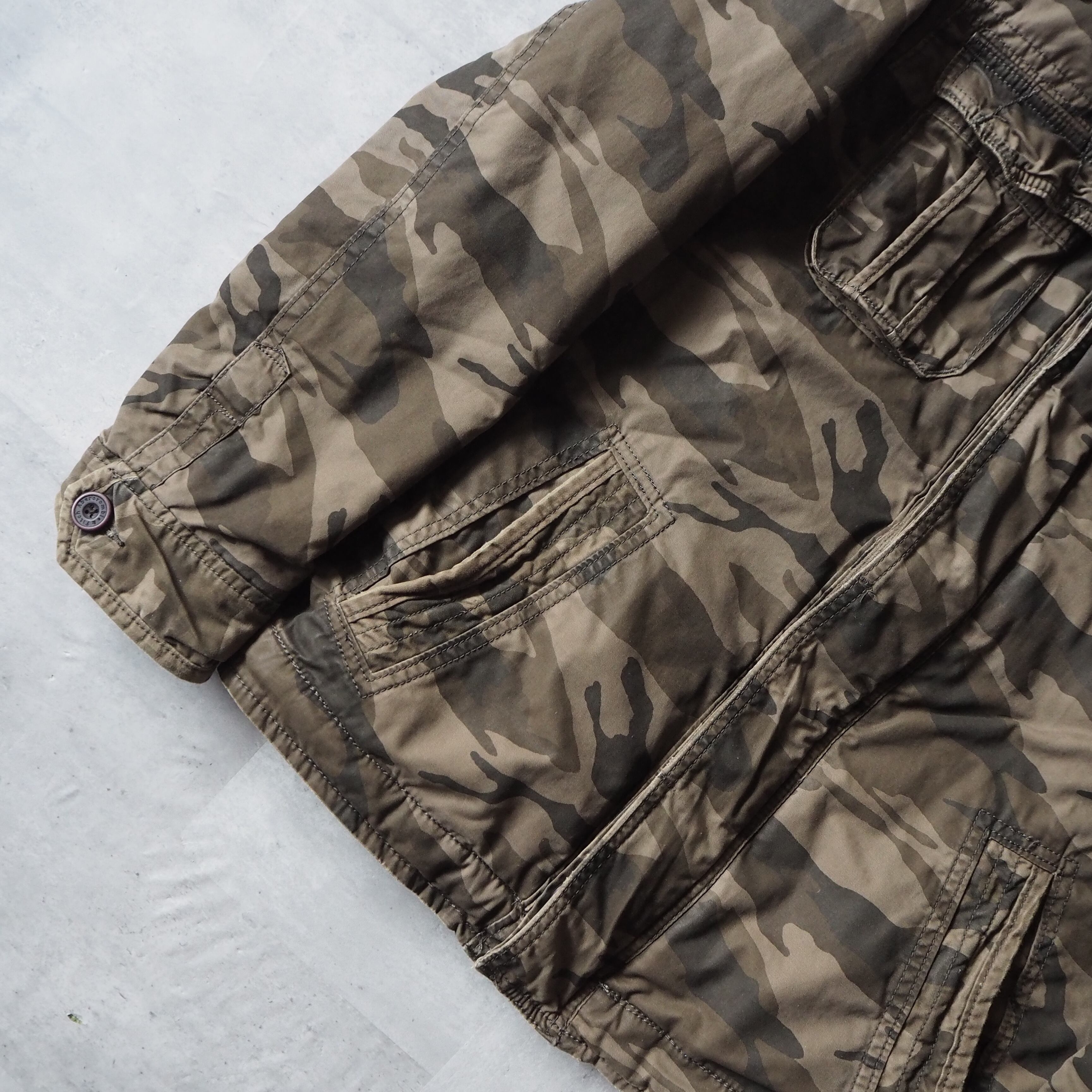 00s “ Abercrombie & Fitch” M-65 type brown woodland camo pattern