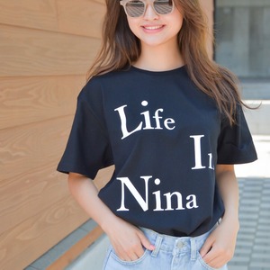 Life In Nina ロゴTシャツ / WH・BK