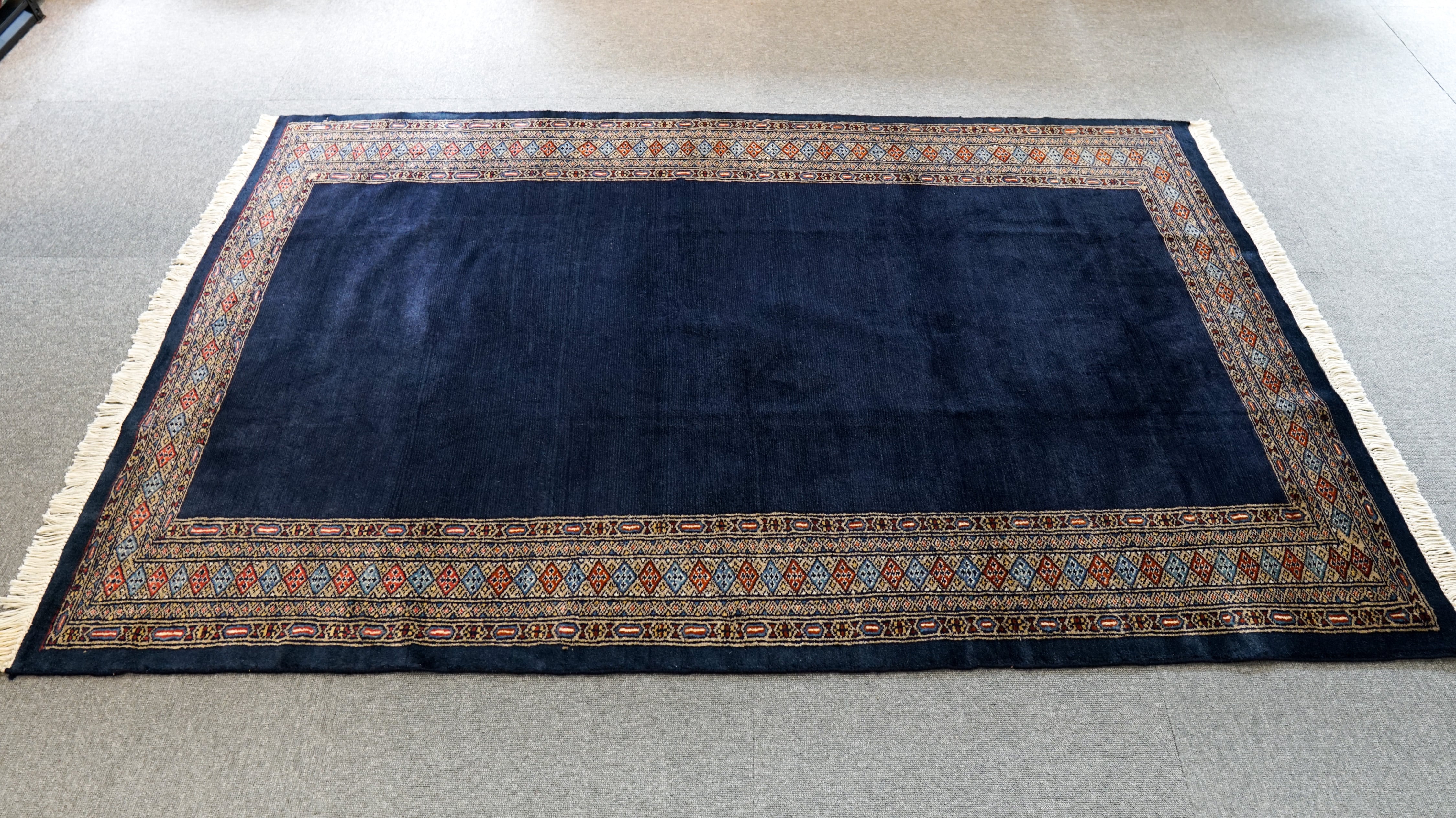 パキスタン 手織り絨毯 size:186×127cm リビングラグ