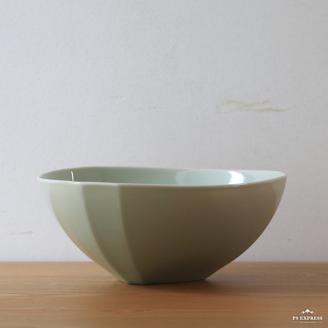 瀬戸焼 灰釉 緑 三角ボウル 中
