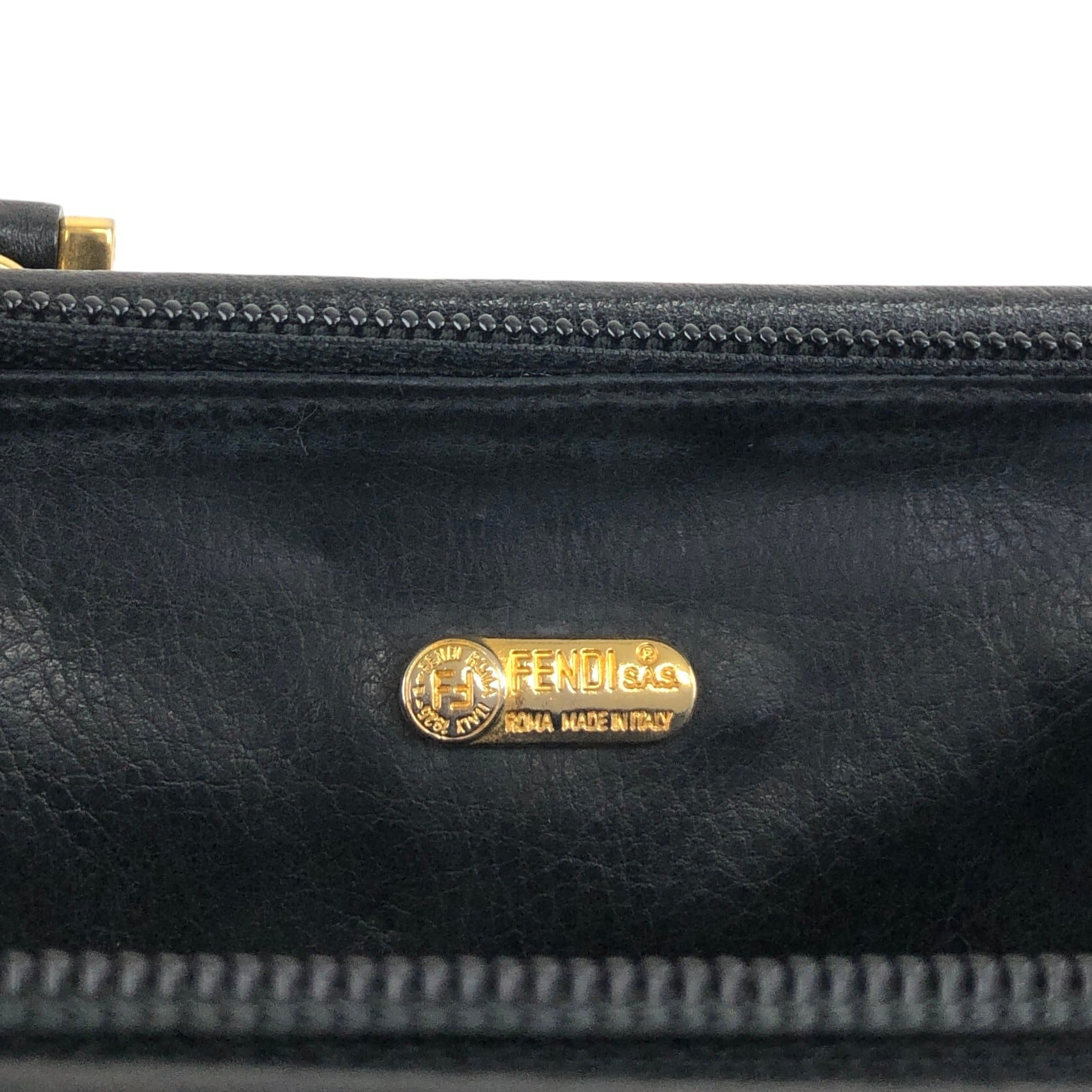 FENDI フェンディ ショルダーバッグ ブラック FFロゴ レザー 2WAY