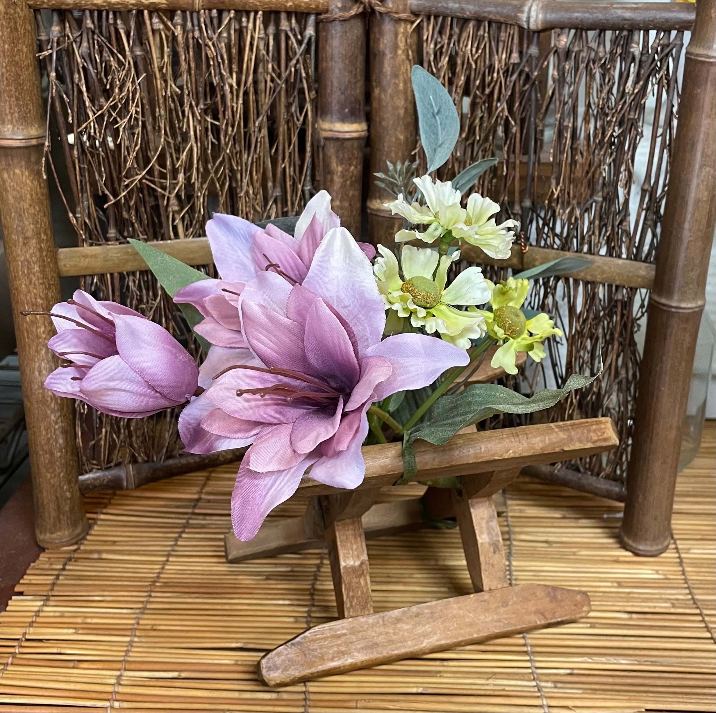 糸枠百合アレンジ