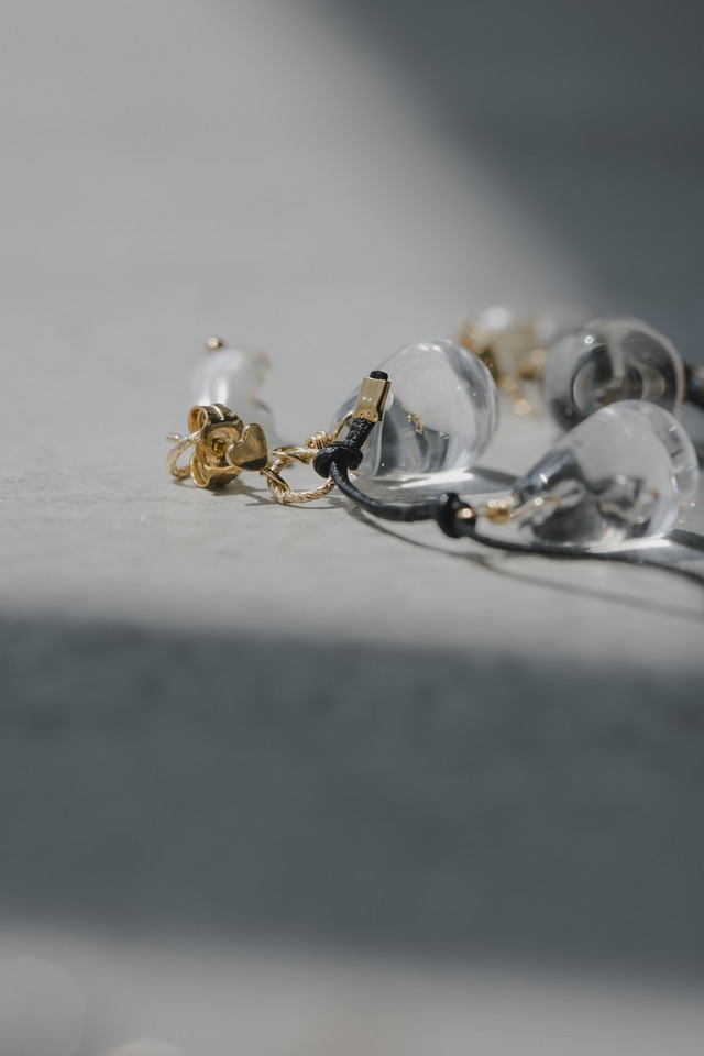 drop crystal leather cord earring/pierce