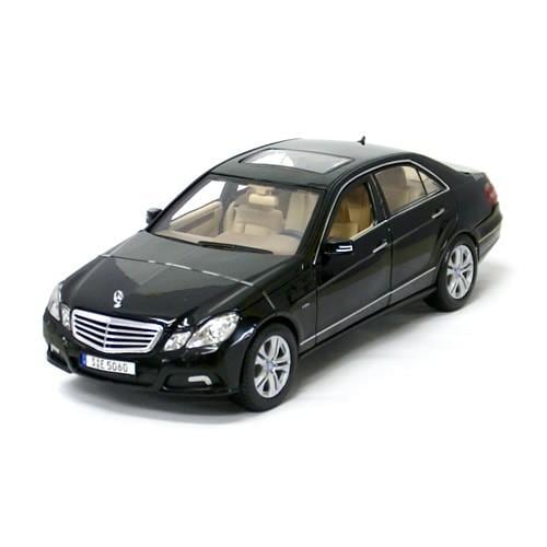 1967 MERCEDES BENZ 280SE 1/18 Maisto【全国送料無料】 | tsugai