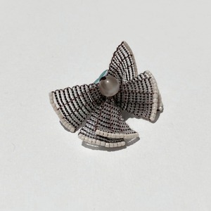 éli éli / Monochrome / brooch