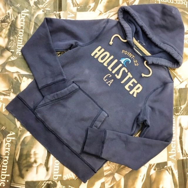 HOLLISTER　MENS　パーカー　Ｍサイズ