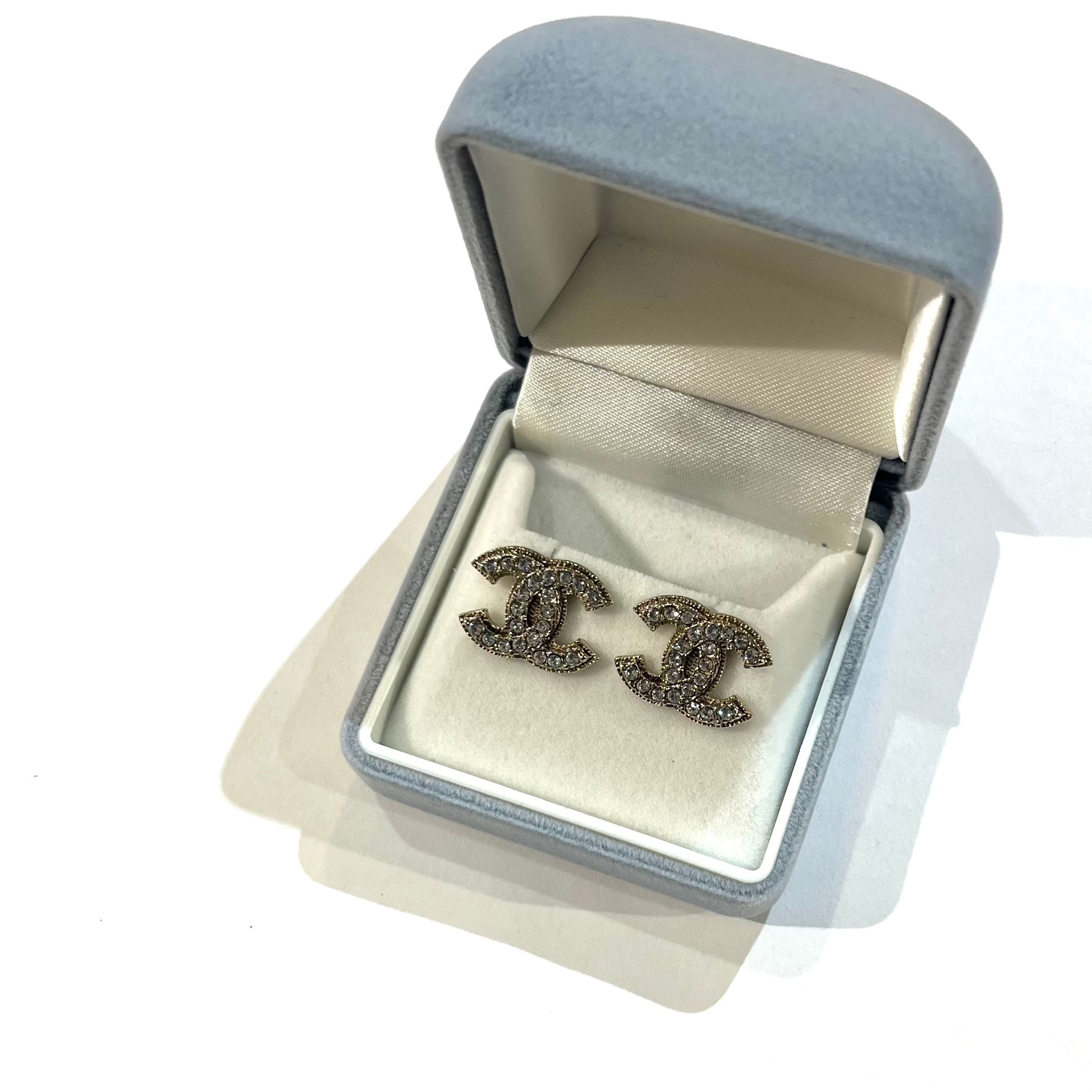 極美品【CHANEL 】2163 ラインストーンシャネルピアスシルバーCOCO