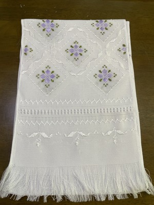 ウクライナ伝統手刺繍祭具タオル「ルシニク」