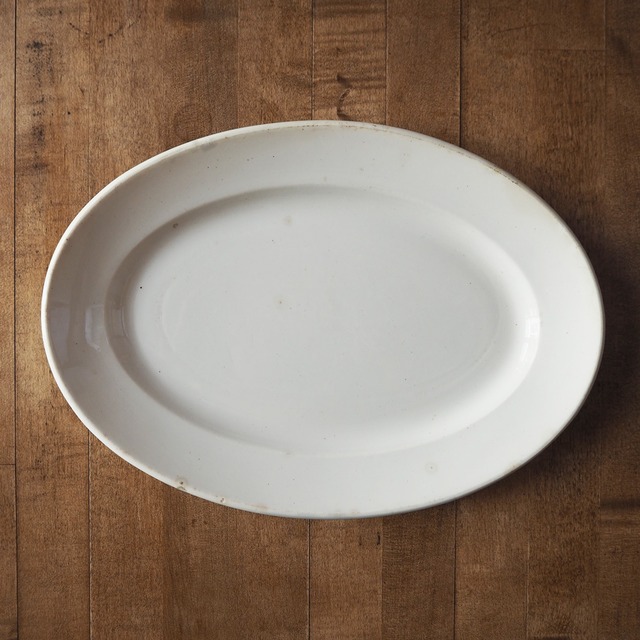 Creil et Montereauの白いオーバル皿