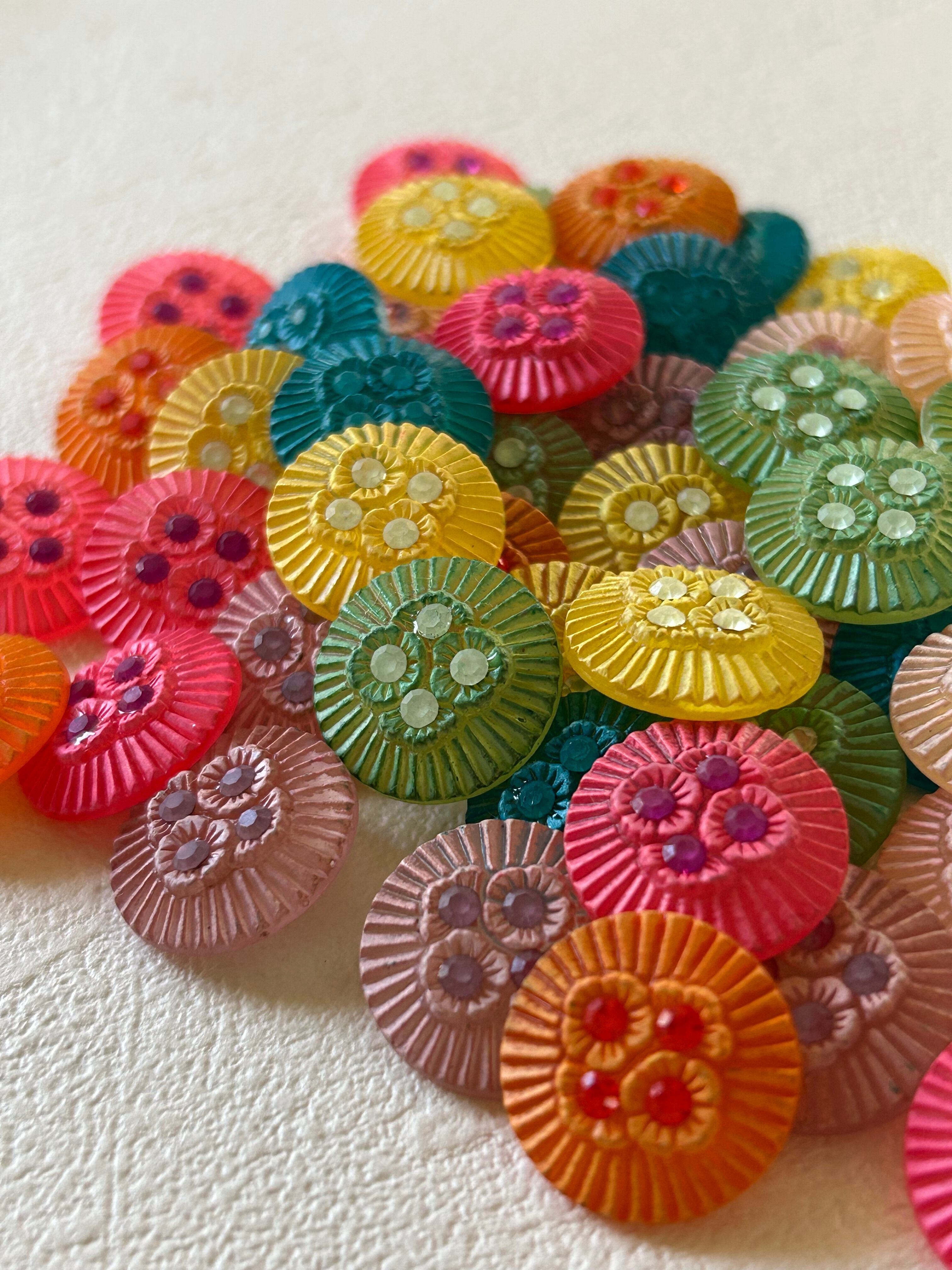 輸入デザインボタン フロスト プラスチックボタン フラワー フロスト ストーン 18mm アクセサリーパーツ カルトナージュ デコレーション材