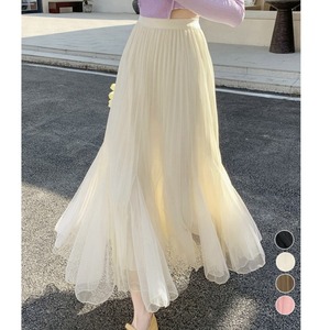 チュールとプリーツ、2つの表情が楽しめるリバーシブルスカート