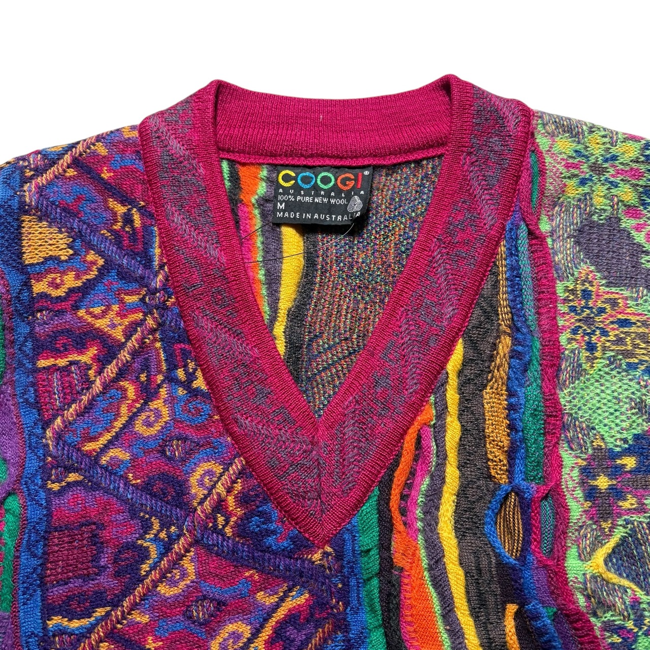 COOGI 3D knit pullover vest