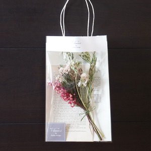 フラワーバッグ(ピンク:ペッパーベリー)