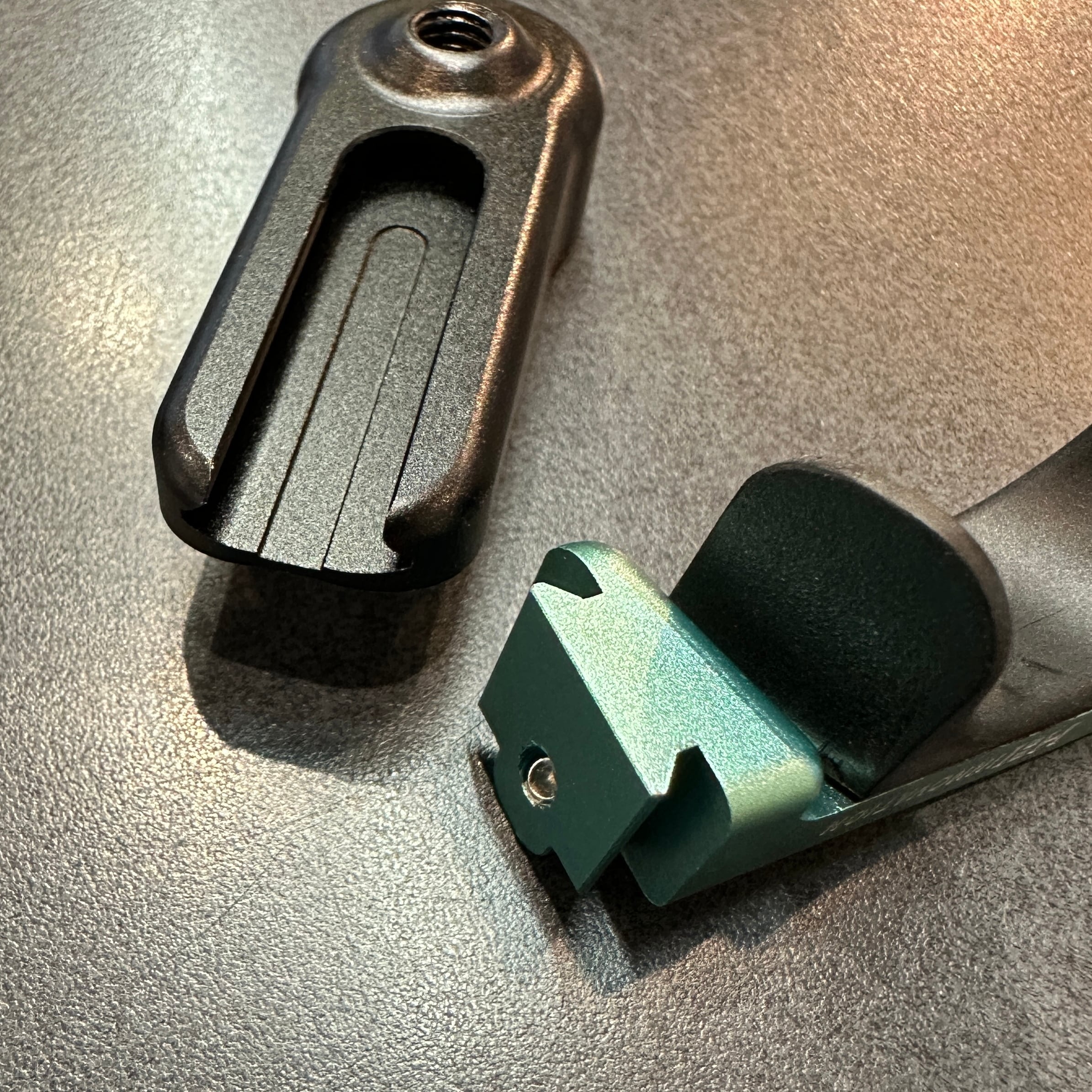 H＆Hです。 H&H Adjustable Front Hook [black base] | LORO ONLINE STORE