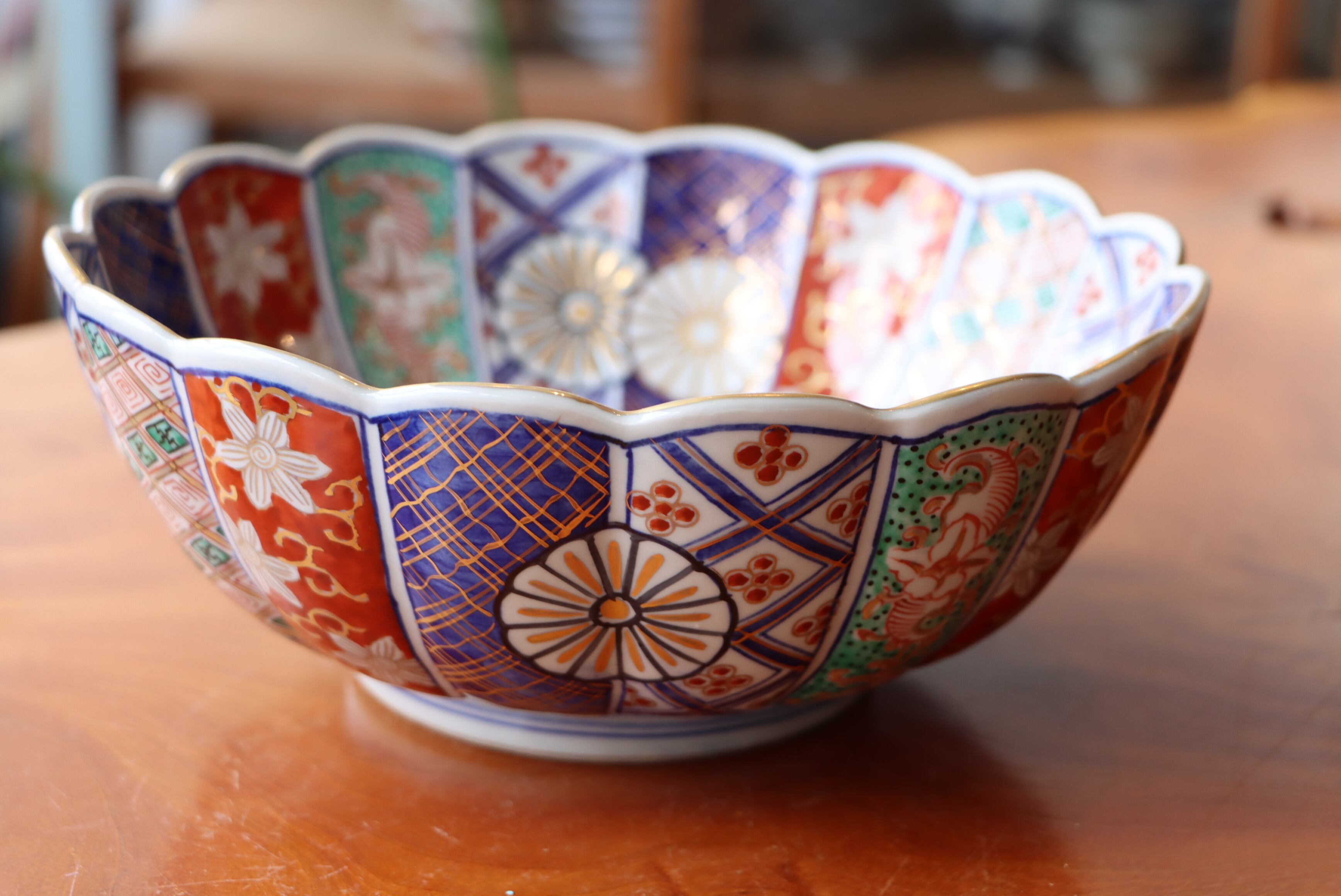 ミツ組 鉢 中 大聖寺伊万里 色絵 菊割文 輪花 | (有)新原美術