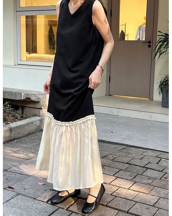 Bicolor Vneck Dress | Leonie