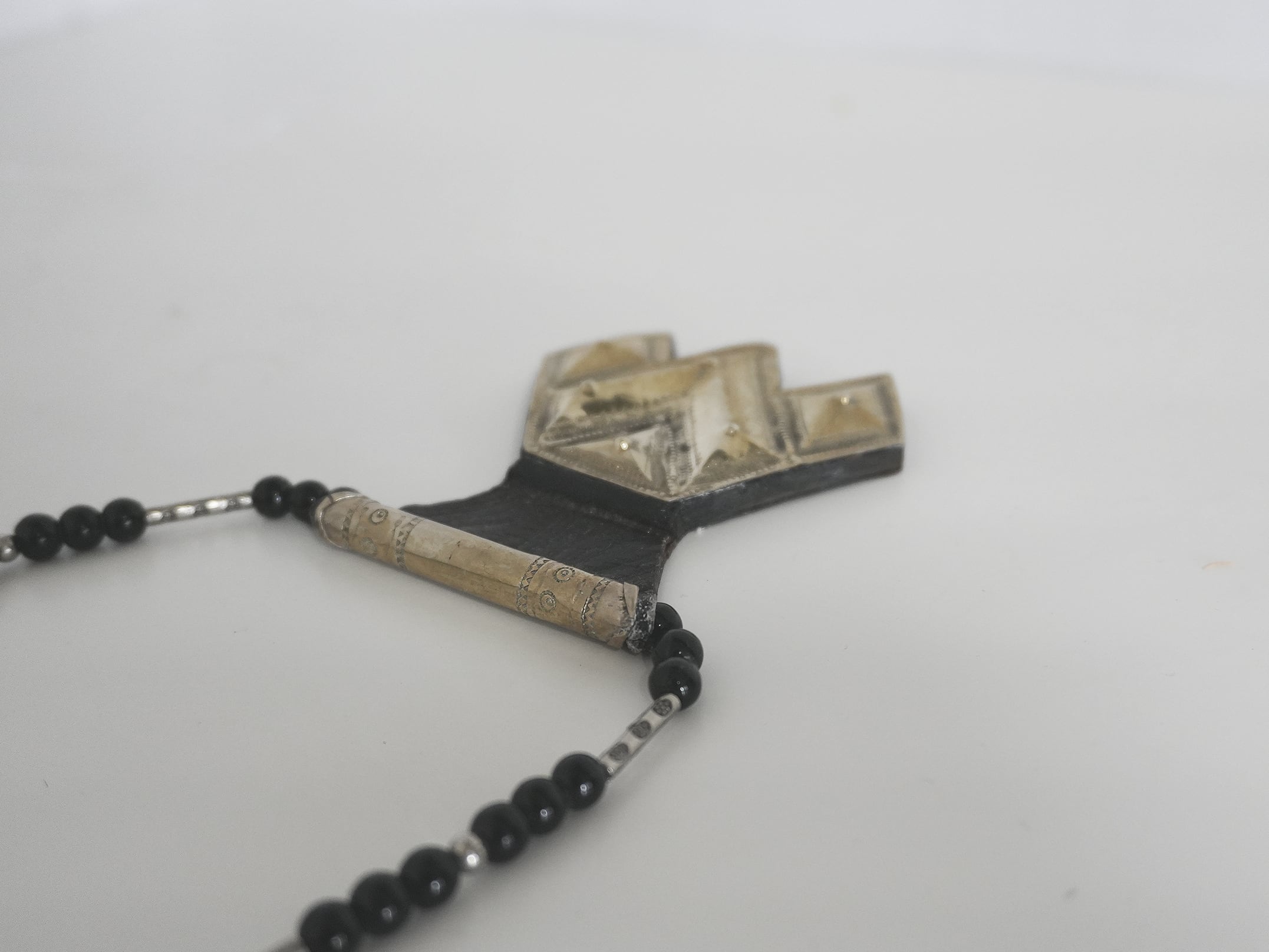 モロッコ　トゥアレグ族ネックレス モロッコ トゥアレグ族 護符 ホメイッサ ネックレス (トゥアレグ