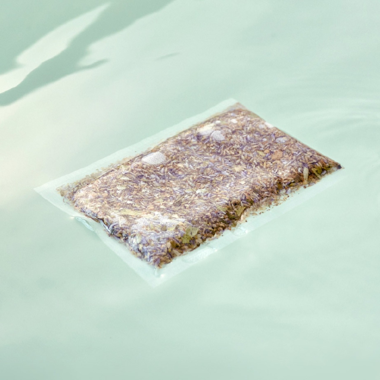 無添加 国産ハーブのアロマ入浴剤 │ローズ・カモミール・ラベンダー 6包入り ギフトセット