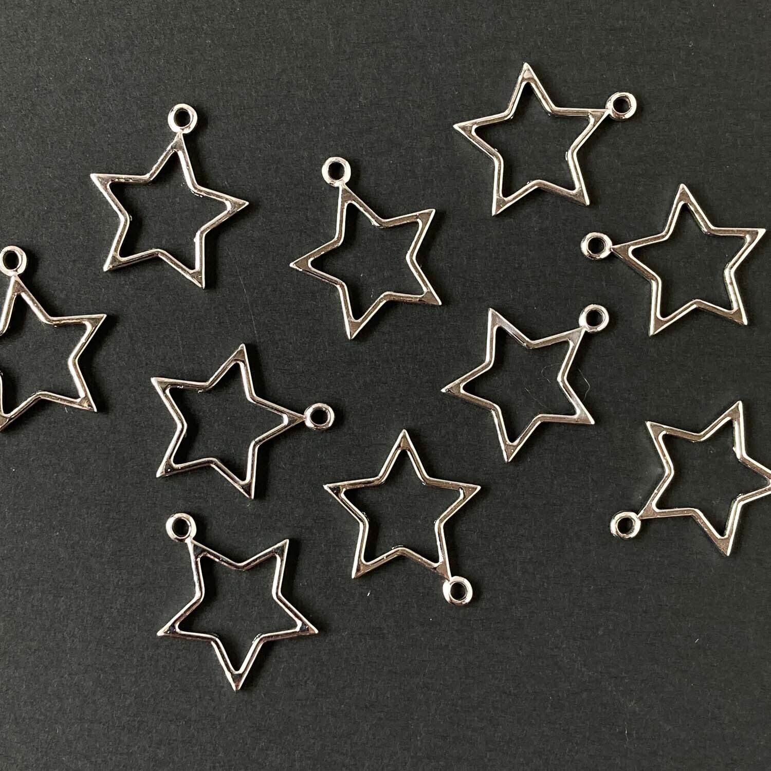 シンプルフープスターのステンレスチャーム