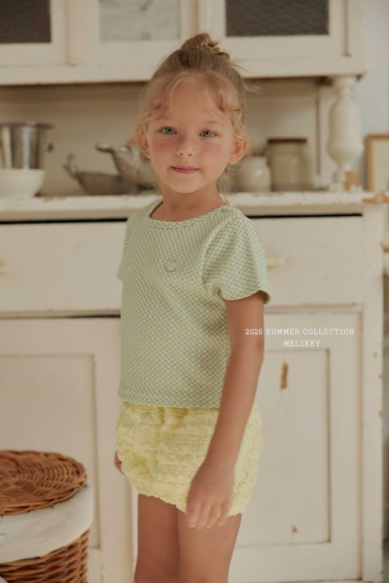 [MELIKEY] Point Back Tee / [미라이키] 포인트백티