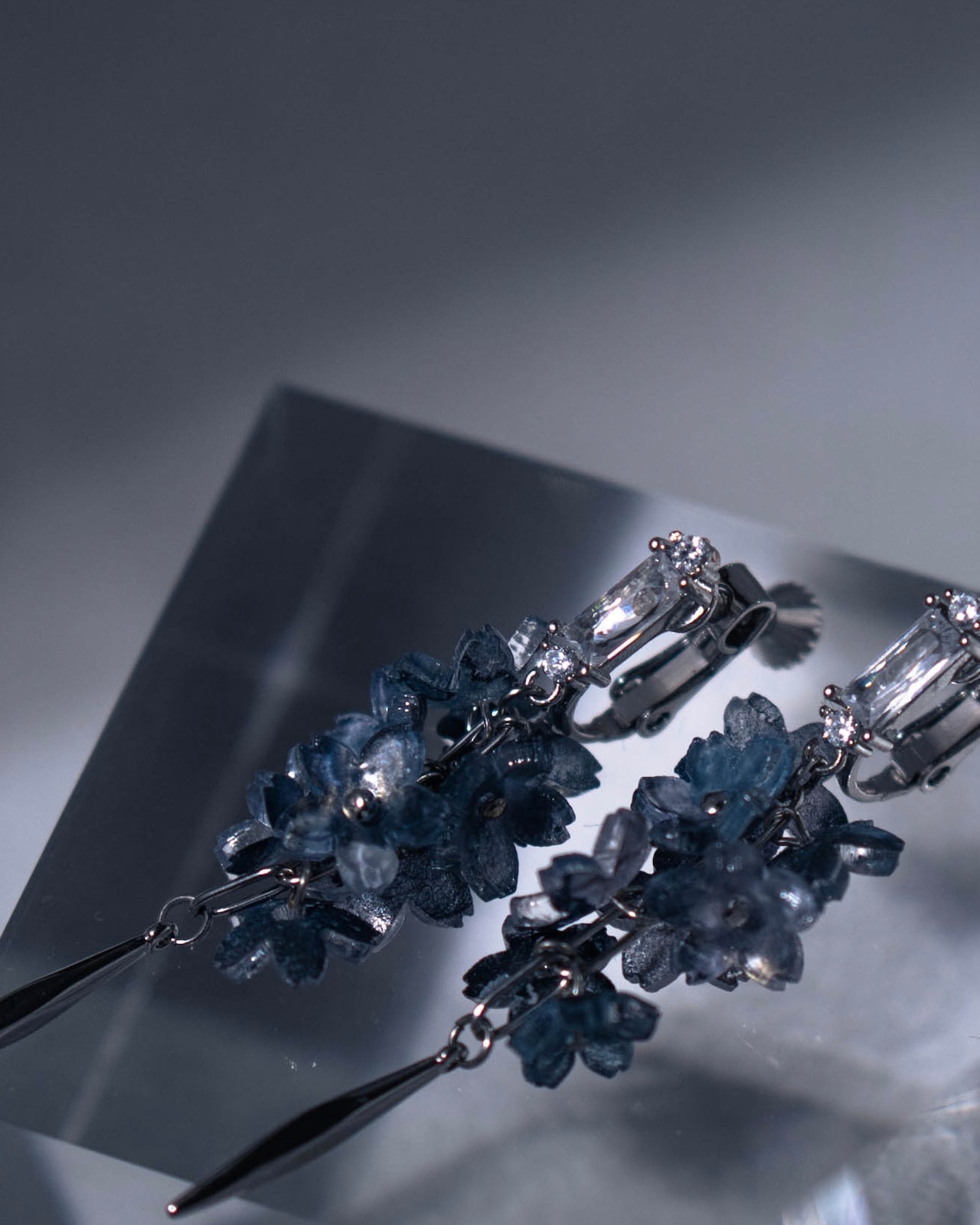 零れ桜【夜桜色】