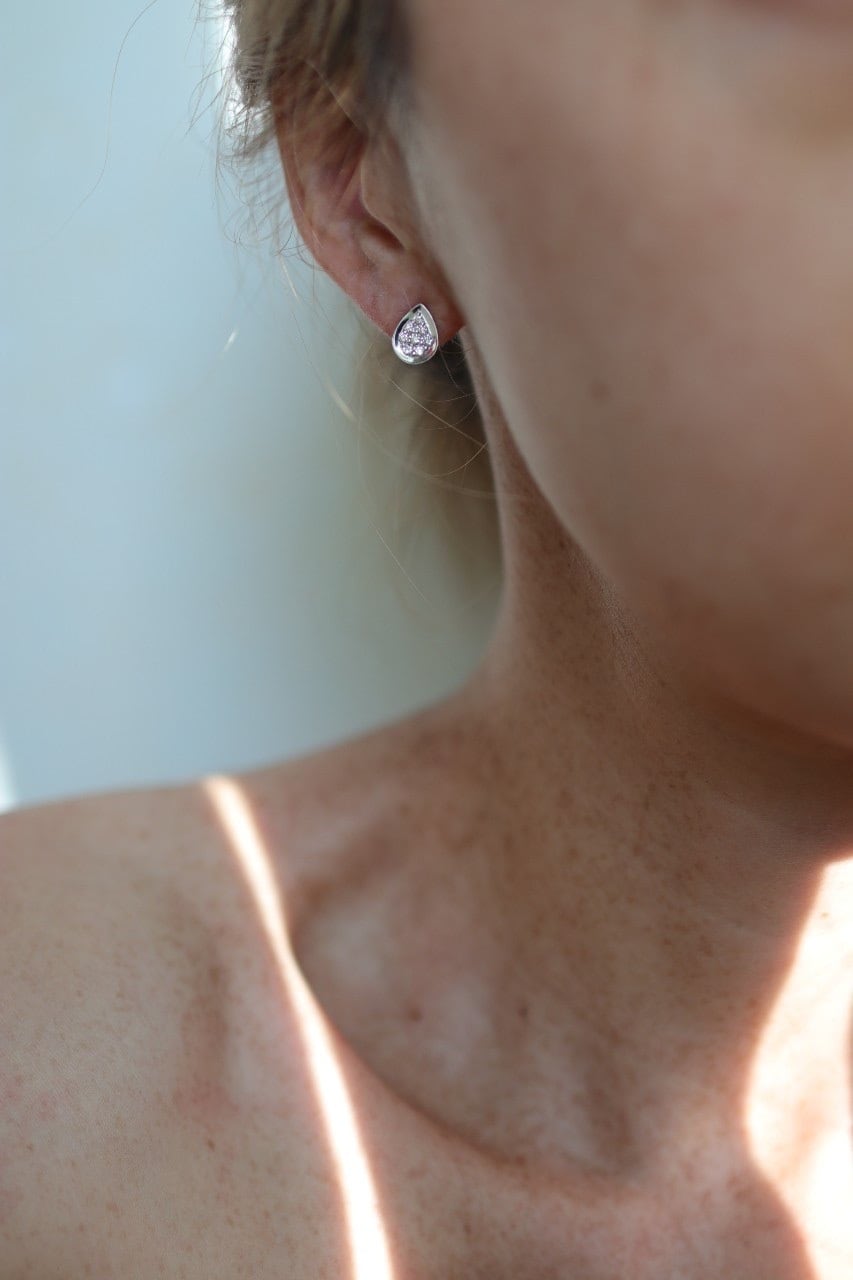 newelyダイヤモンドピアス newelyダイヤモンドピアス 【公式通販】